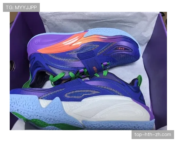 刷到凯里·欧文家里鞋柜那张图，人家是打球还是开精品店