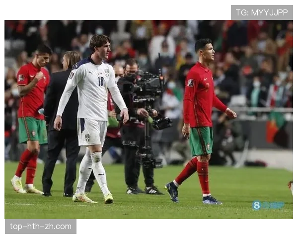 弗拉霍维奇如何以传统9号特质统治禁区