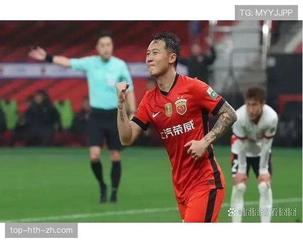 上海海港队近期联赛表现趋于稳定，主场连胜后巩固积分榜前列位置